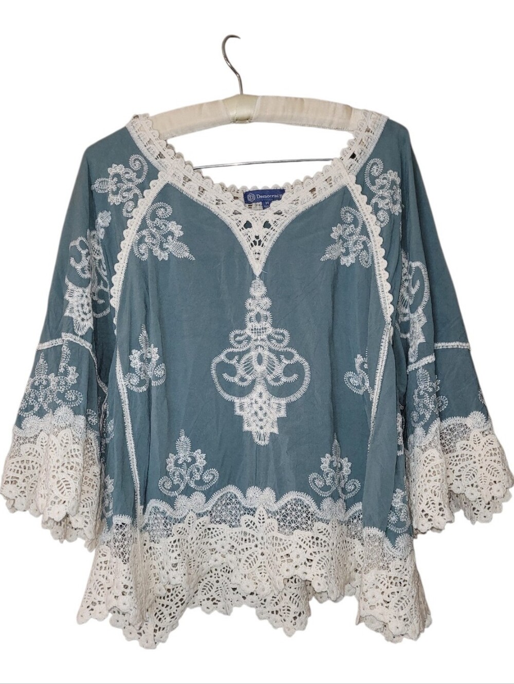 Democracy Boho. Top With Embroidery Crocheted Lace Trim Scalloped M